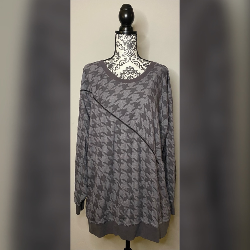 Ashley Stewart Zipper detail sweatshirt